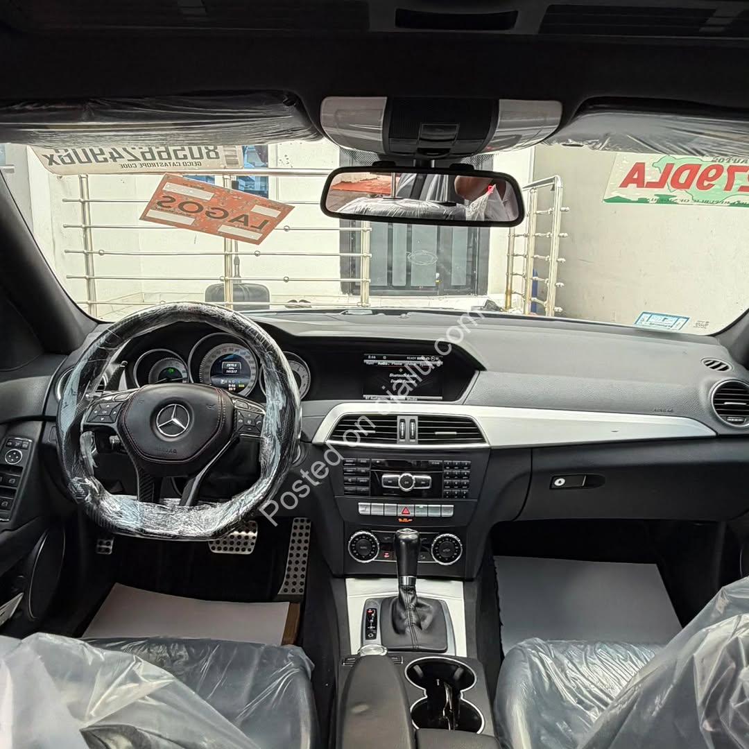 2009 Lexus ES350: Panoramic Luxury, Pristine & Loaded