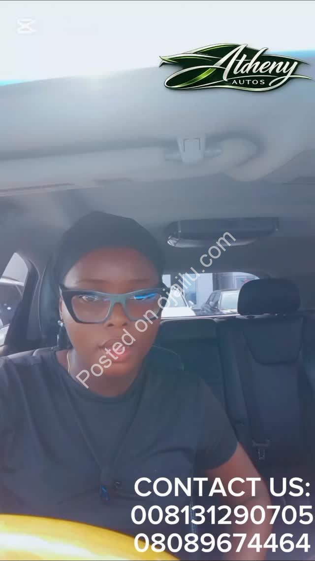 Luxury 2012 Camry XLE: Pristine & Powerful