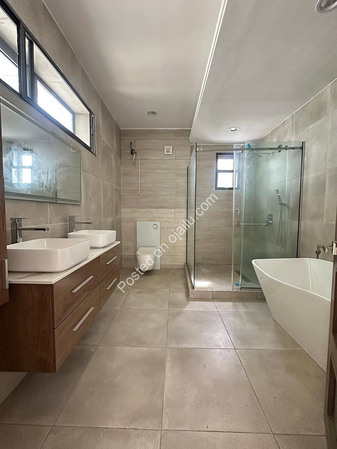 Elegant 5-Bedroom Duplex with Rooftop Terrace in Ikate