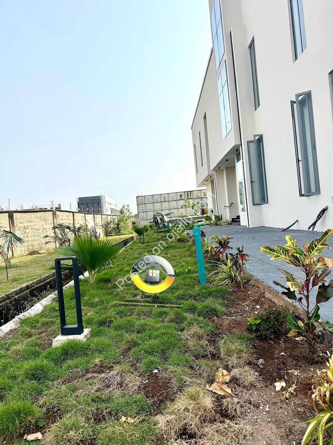 Lekki’s Ultimate 4-Bed Duplex with Cinema & Pool