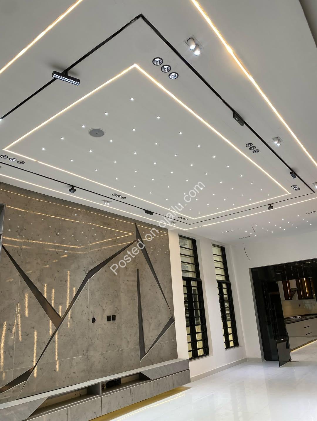 5-Bedroom Haven in Chevron: Pool, En-Suites & Luxury Finishes