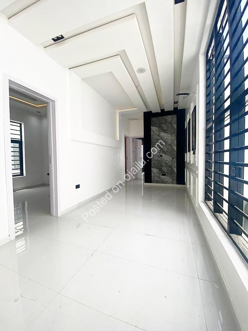 Lekki’s Ultimate 5-Bedroom Estate Duplex with Private Pool