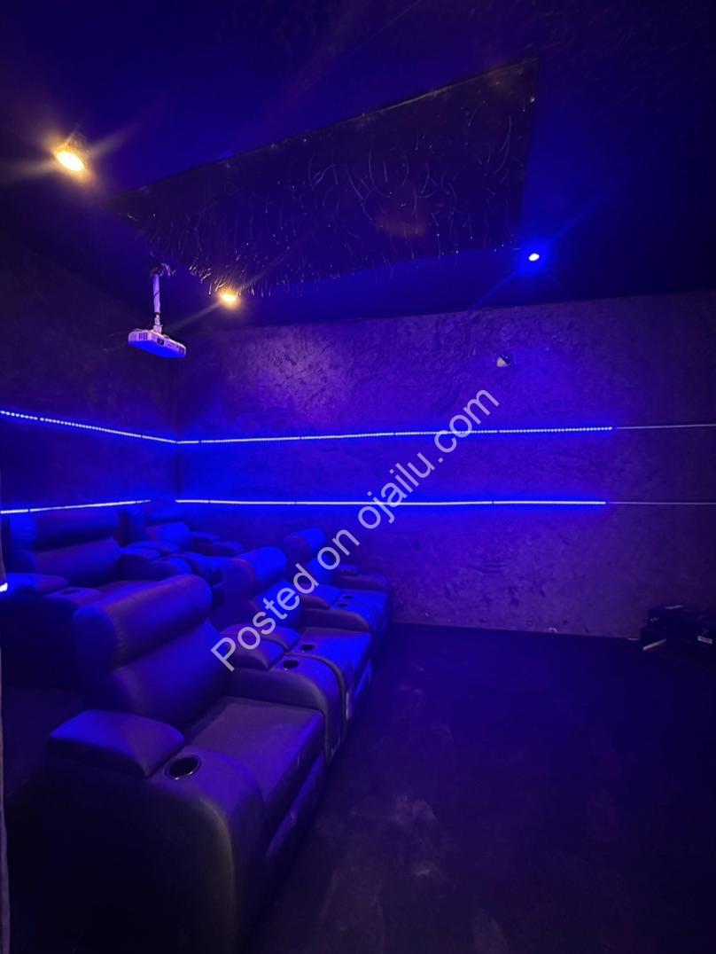 Elegant Family Sanctuary in Chevron with Pool & Gym