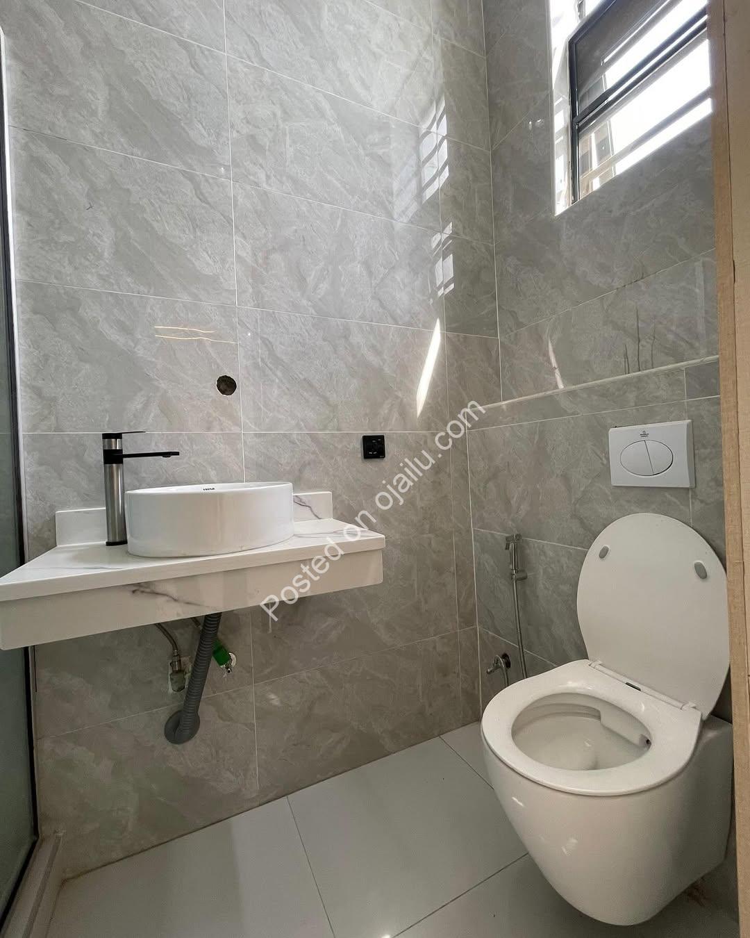 Exquisite 5-Bedroom Smart Home with Pool & Cinema in Chevron