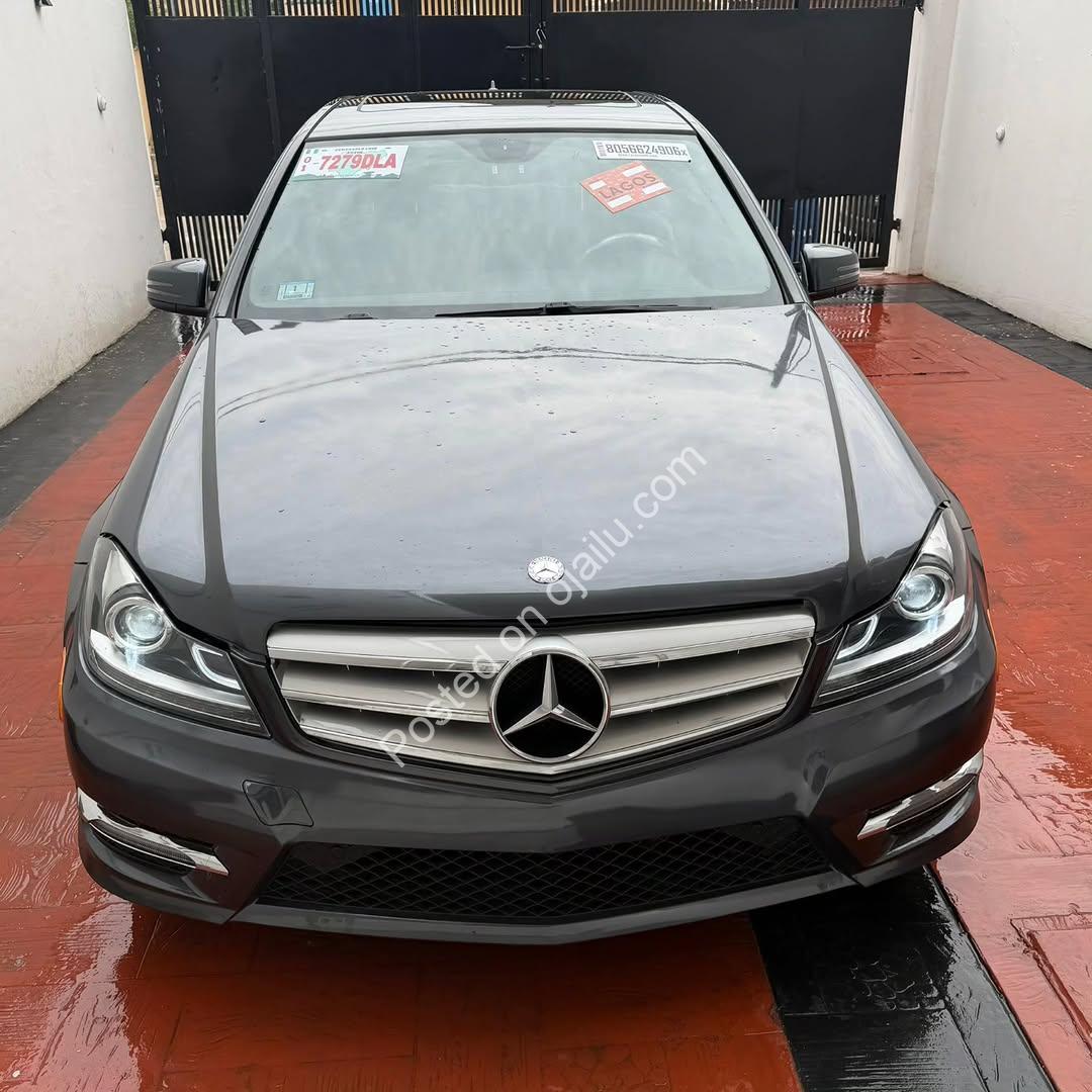 2009 Lexus ES350: Panoramic Luxury, Pristine & Loaded