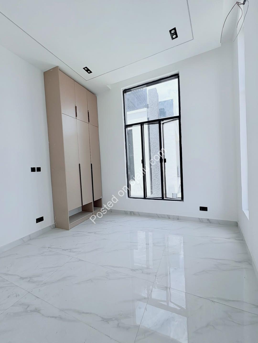 Brand New 5-Bedroom Oasis with Pool in Chevron