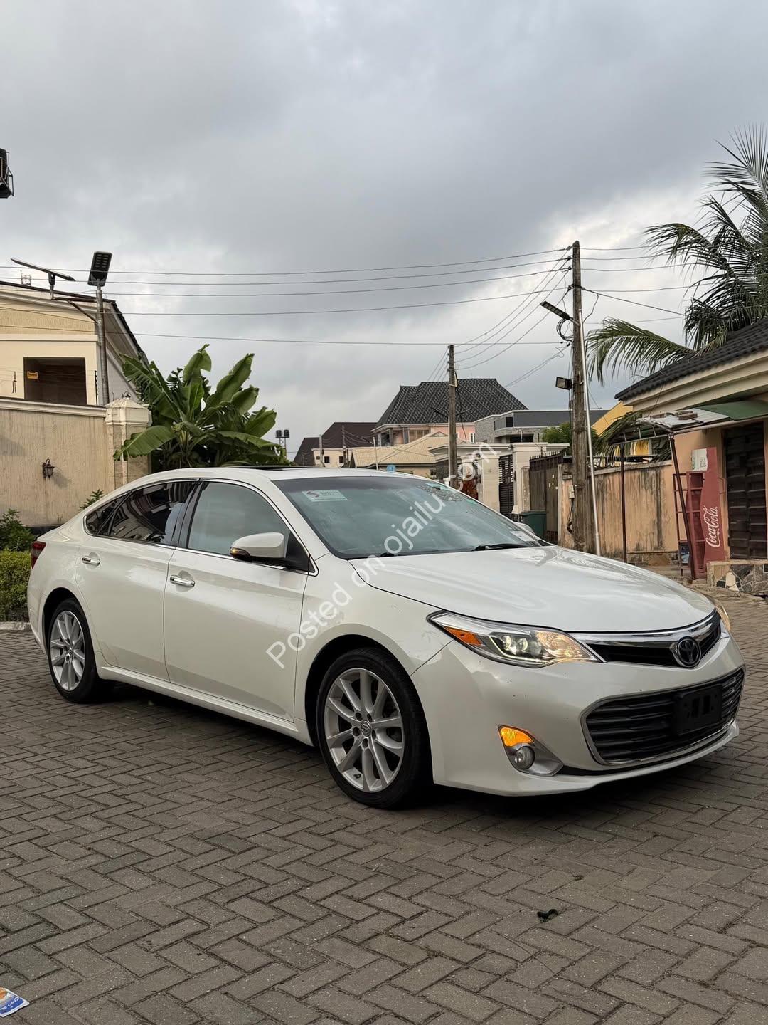 Luxury Loaded: 2014 Avalon Limited w/Wireless Charging