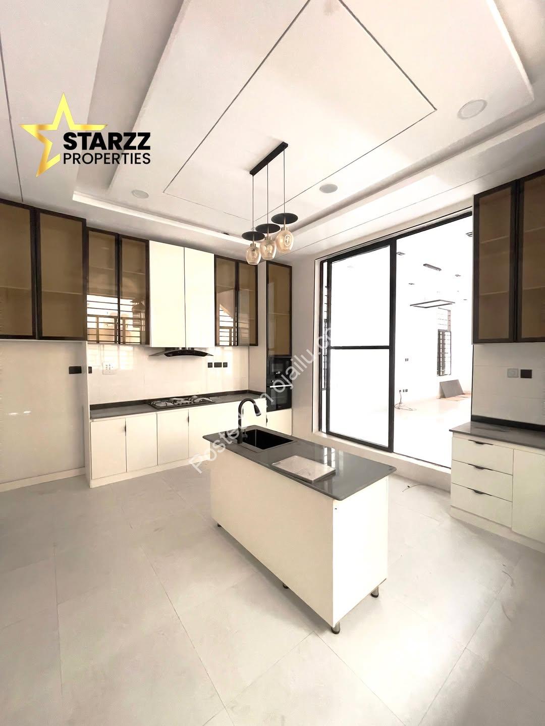 Sleek 5-Bedroom Oasis with Pool in Sangotedo