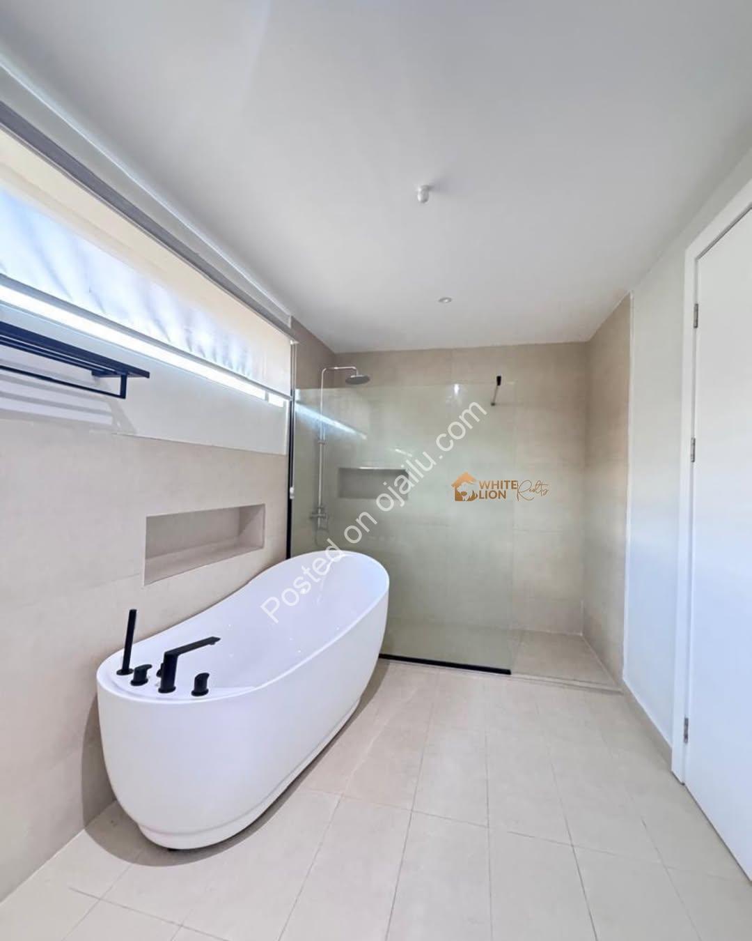 Opulent 5-Bed Duplex with Resort-Style Pool in Lekki