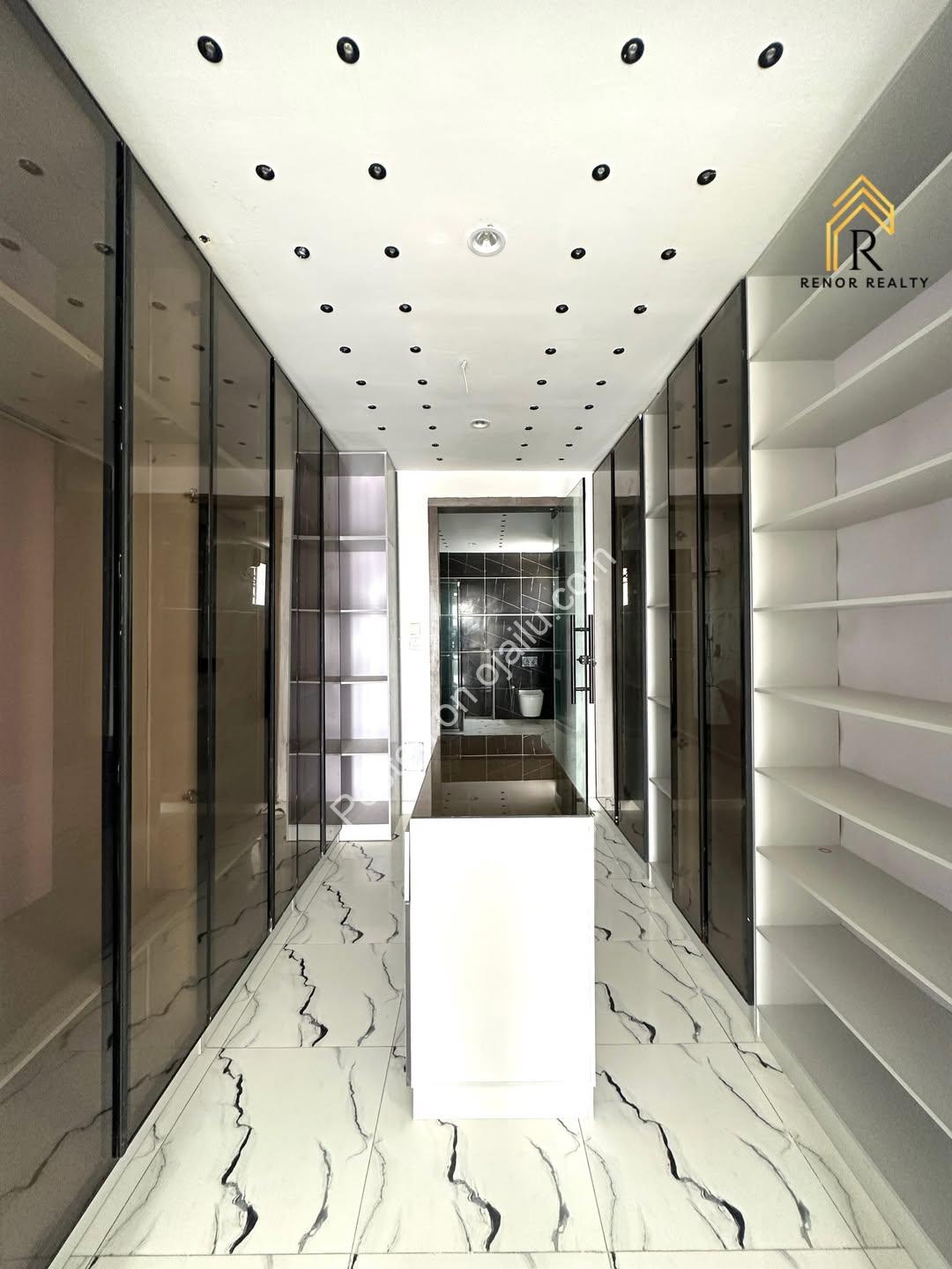 Lekki’s Newest 5-Bedroom Estate Gem with Pool & Gym