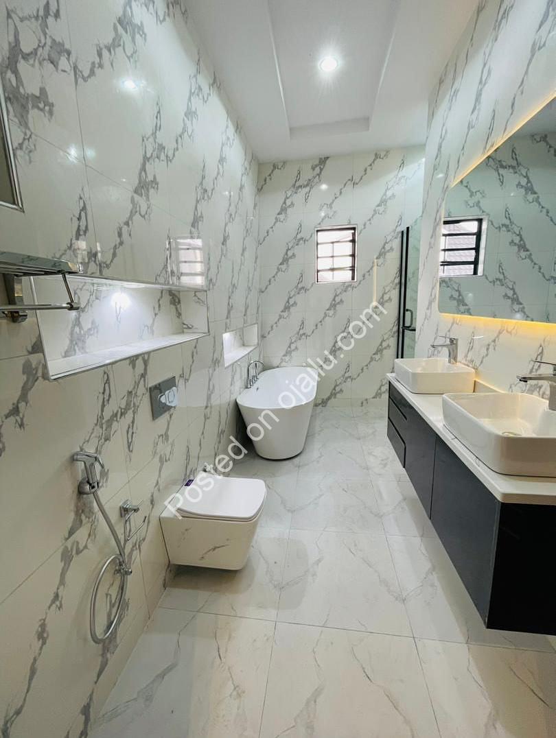 Exquisite 5-Bedroom Duplex with BQ in Prime Ikeja