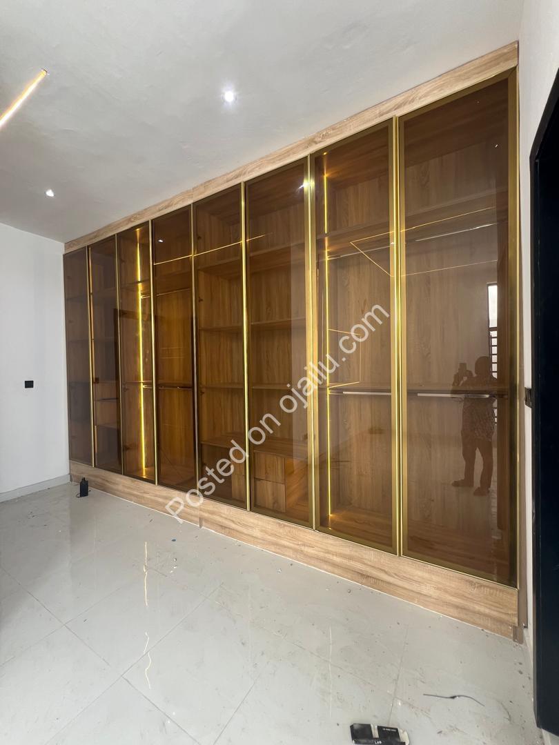 Lagos Luxury: 4-Bed Ensuite Duplex in Prime Lekki