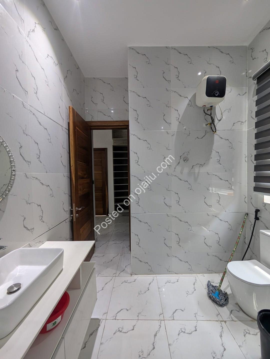 Sleek 5-Bed Duplex with Pool & Jacuzzi in Lekki