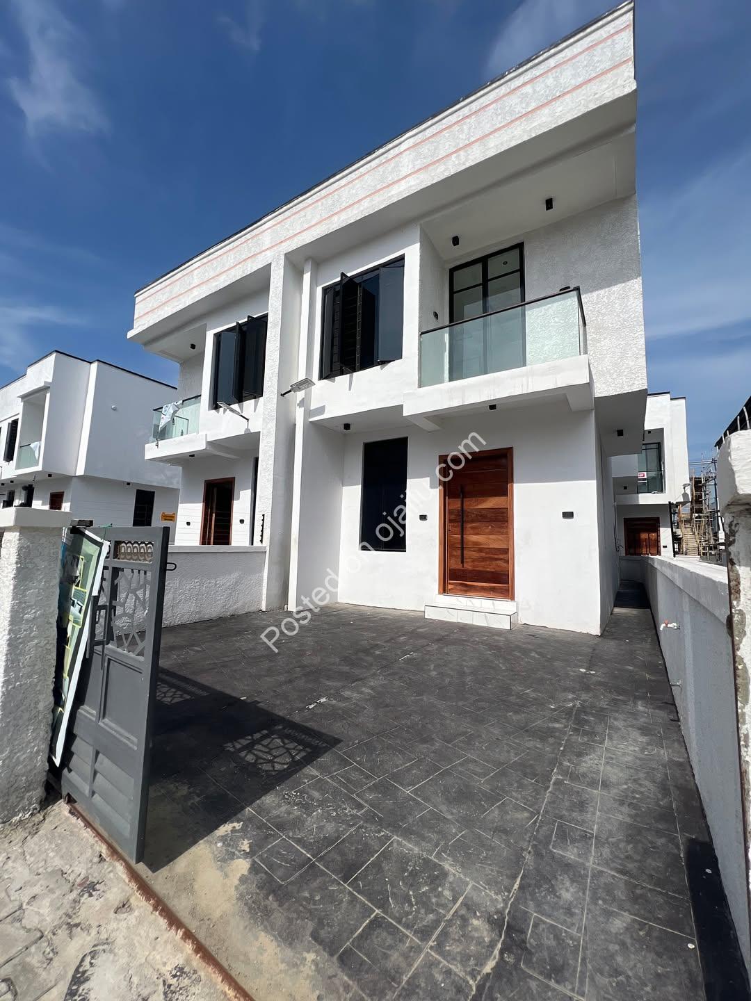 Stunning 3-Bed Duplex in Secure Lekki Estate
