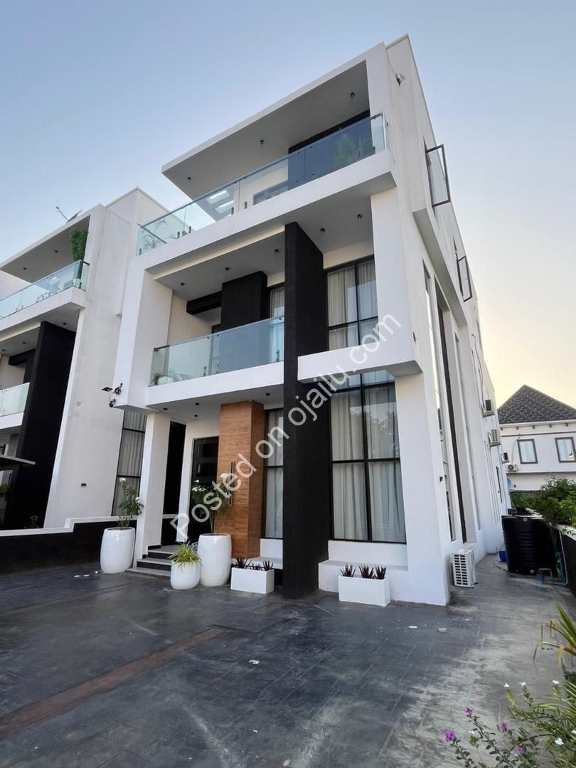 Luxury 5-Bed Duplex with Pool in Lekki