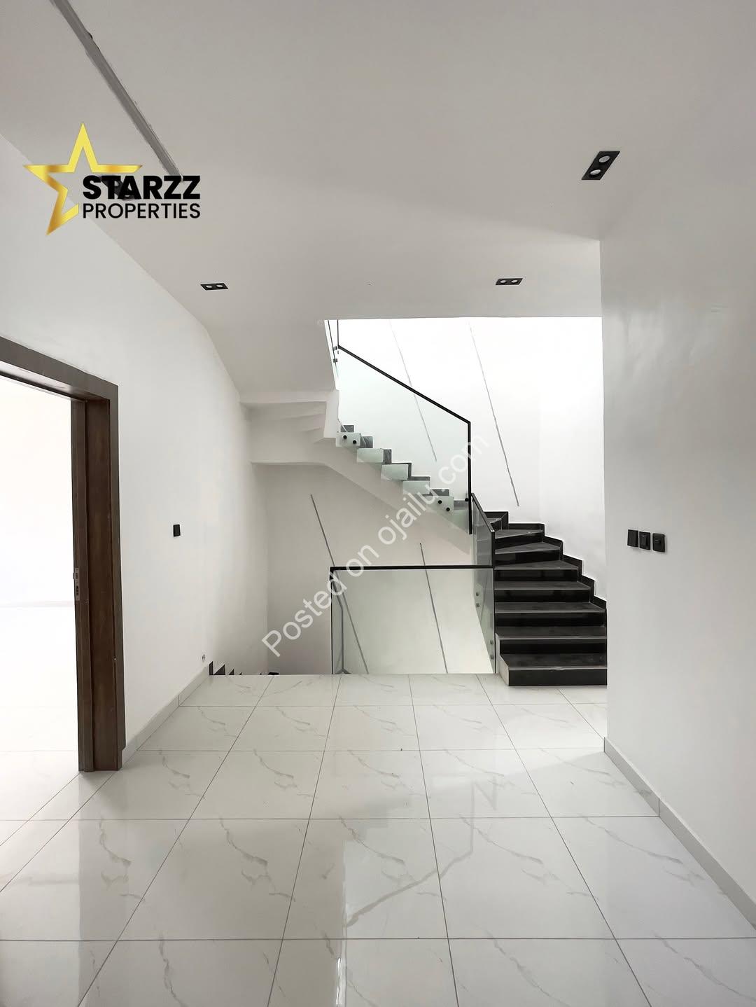 Brand New Chevron Haven: 4-Bed Ensuite Duplex with Luxury Finishes