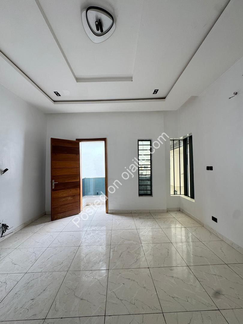 Orchid Lekki Sanctuary: 4-Bed Duplex with Pool & BQ