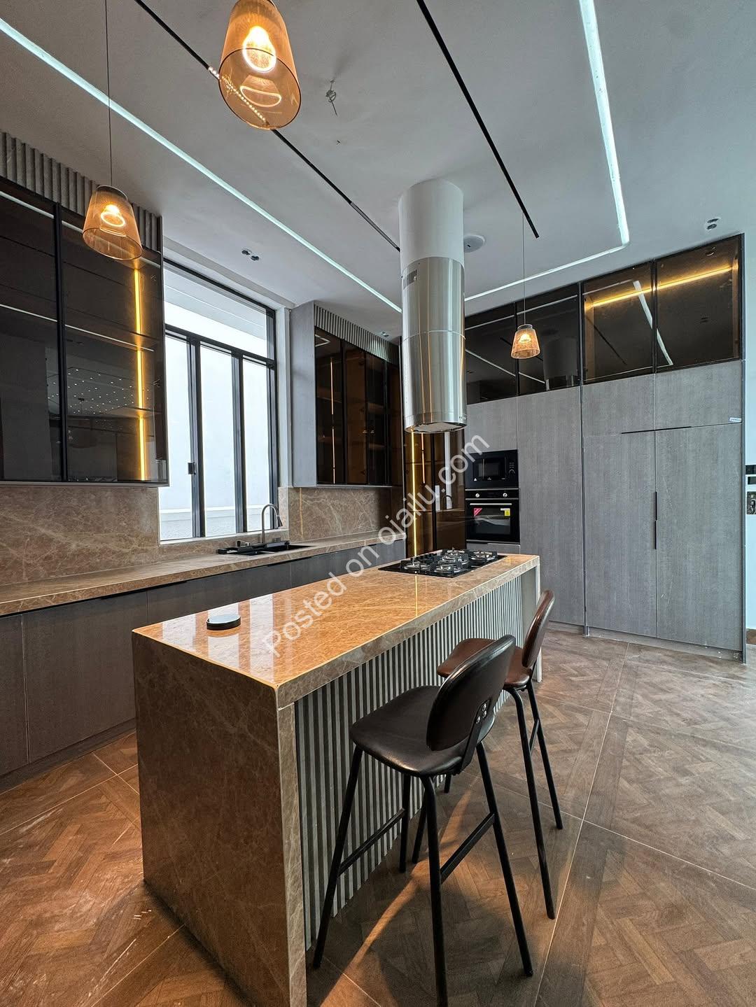 Exquisite 6-Bed Estate with Private Pool & Cinema in Lekki