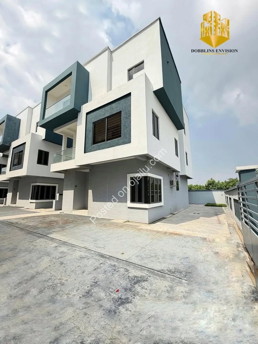 Exquisite 5-Bedroom Haven in Orchid Lekki