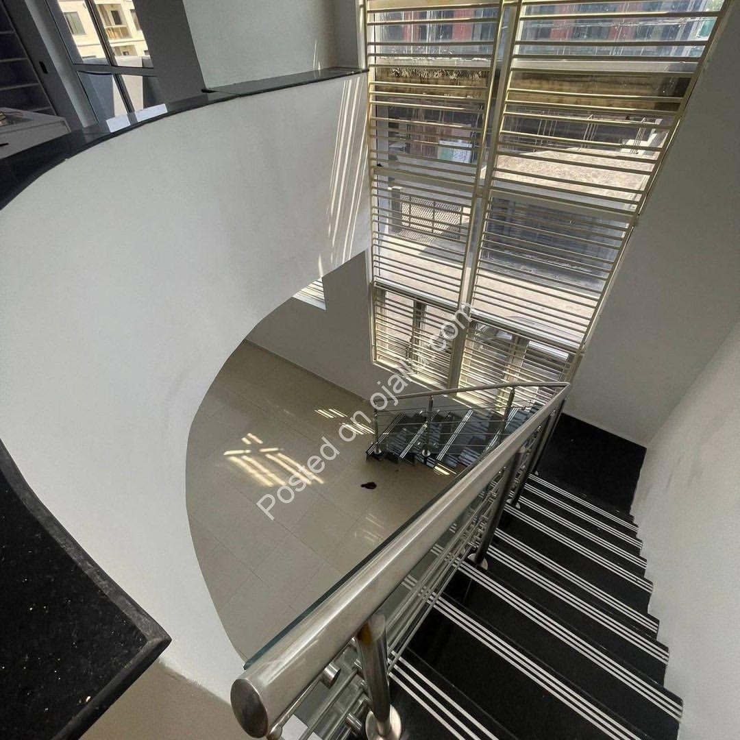 Lekki’s Masterpiece: 5-Bedroom Duplex with BQ & Smart Features