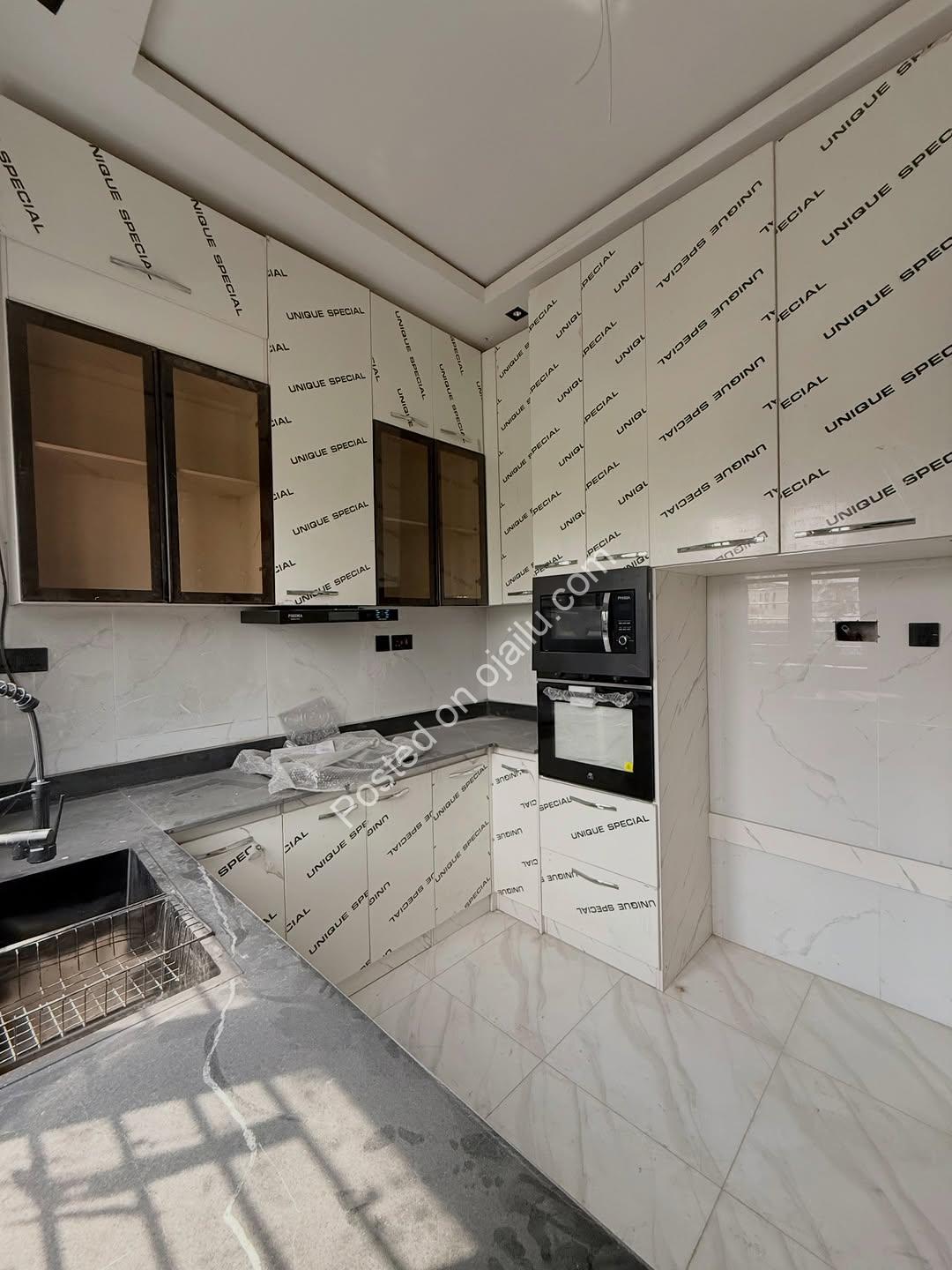 Move-In Ready 4-Bed Terrace Duplex with BQ in Lekki