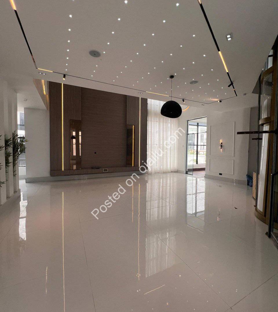 Lekki’s Ultimate 5-Bed Duplex with Private Pool & Cinema