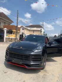 Luxury Porsche Cayenne: Fully Loaded & Ready