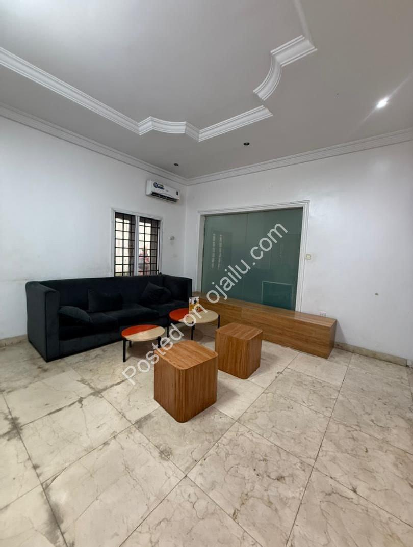 Lekki’s Ultimate 5-Bed Poolside Estate