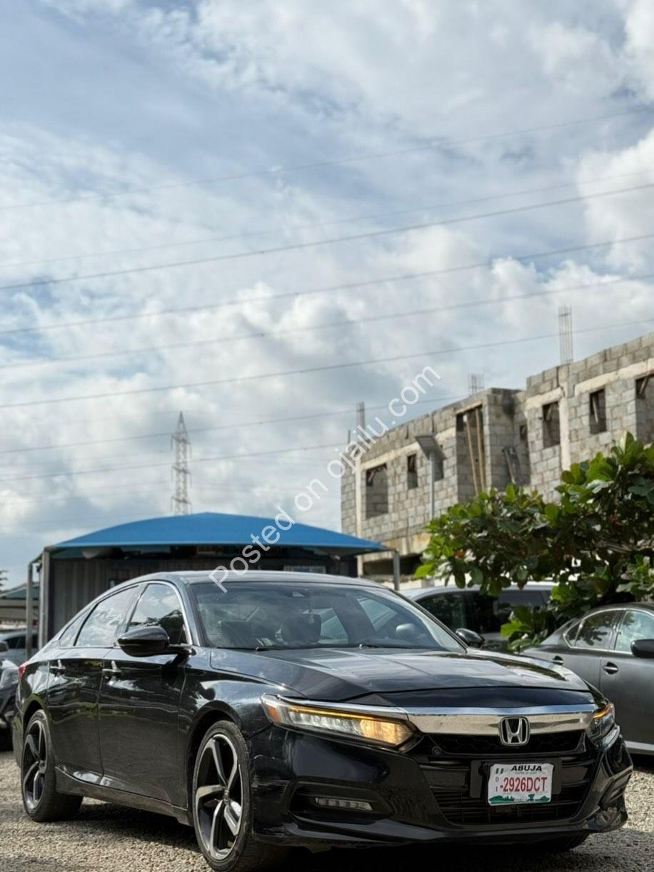 2012 Veloster: Panoramic Roof & Keyless Entry ✅