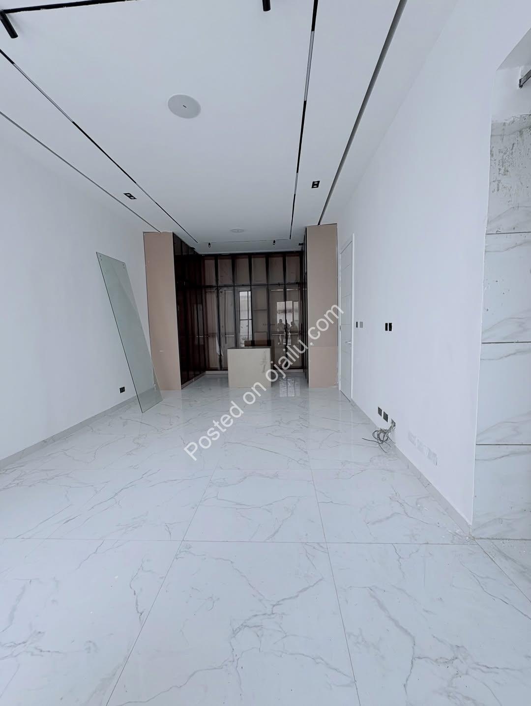 Brand New 5-Bedroom Oasis with Pool in Chevron