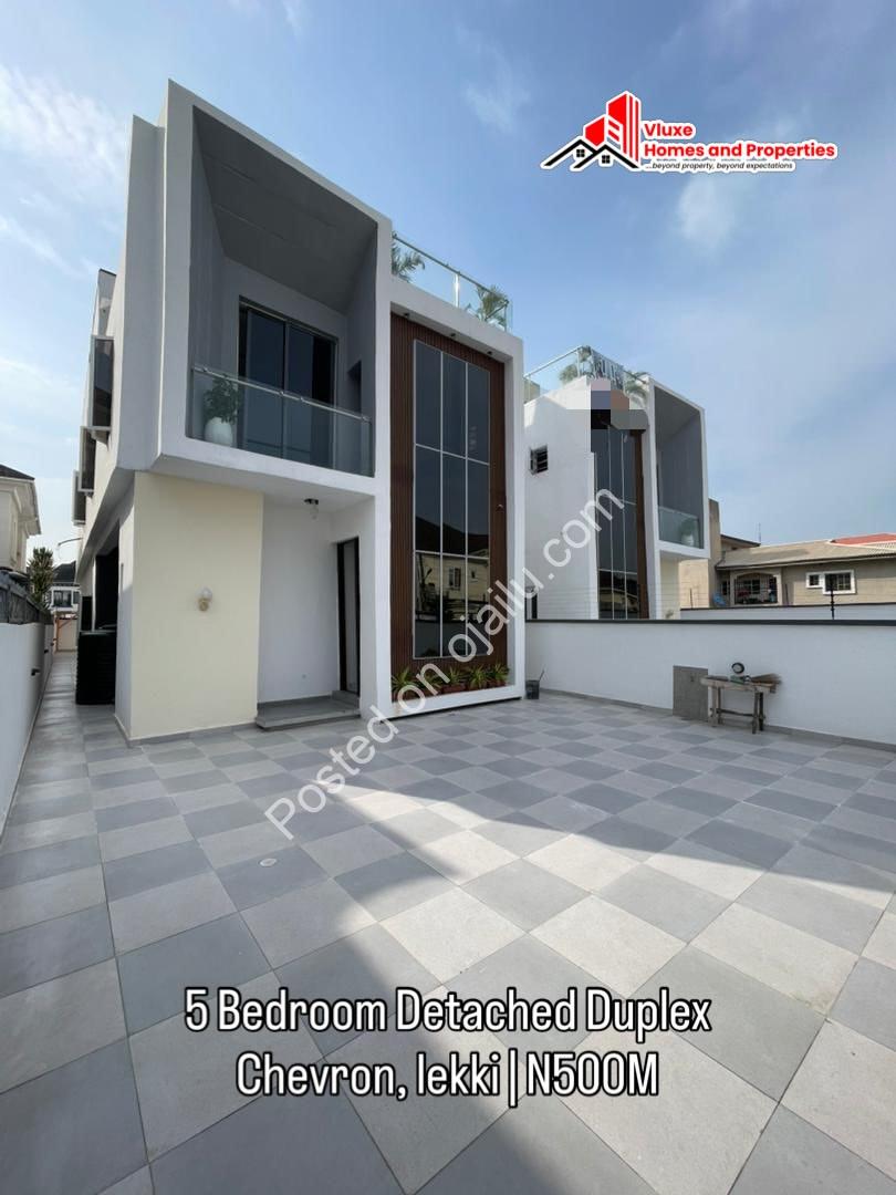 Exquisite 5-Bedroom Duplex in Prime Chevron Lekki