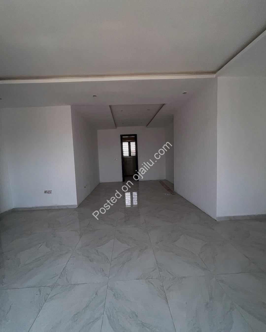 Elegant 4-Bed Terrace Duplex with Rooftop Oasis in Lekki