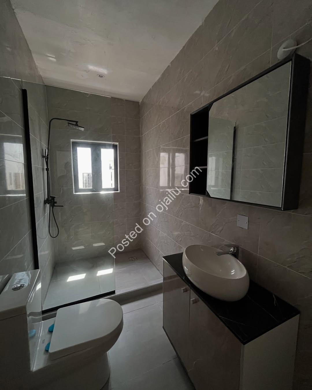 5-Bed Lekki Palace: Ensuite Luxury & Sound System