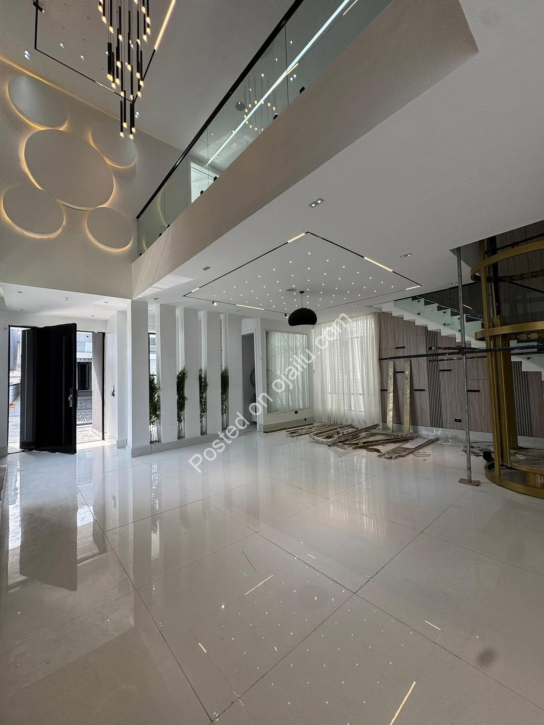 Exquisite 6-Bed Estate with Private Pool & Cinema in Lekki