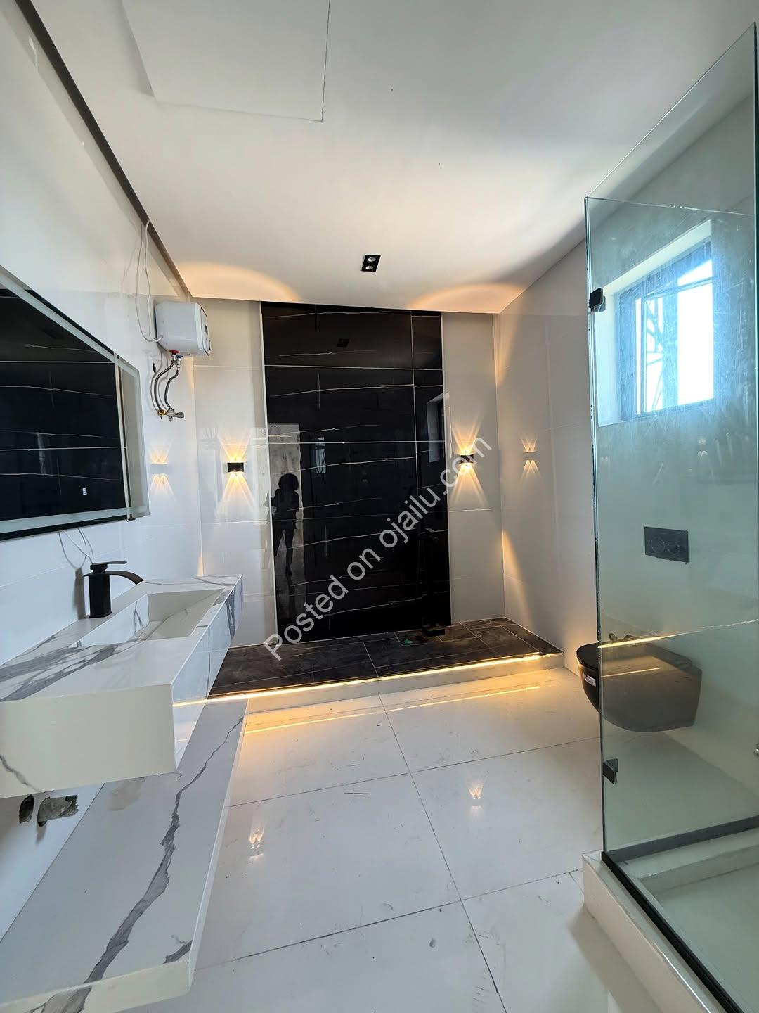 Lekki’s Ultimate 5-Bedroom Estate Haven