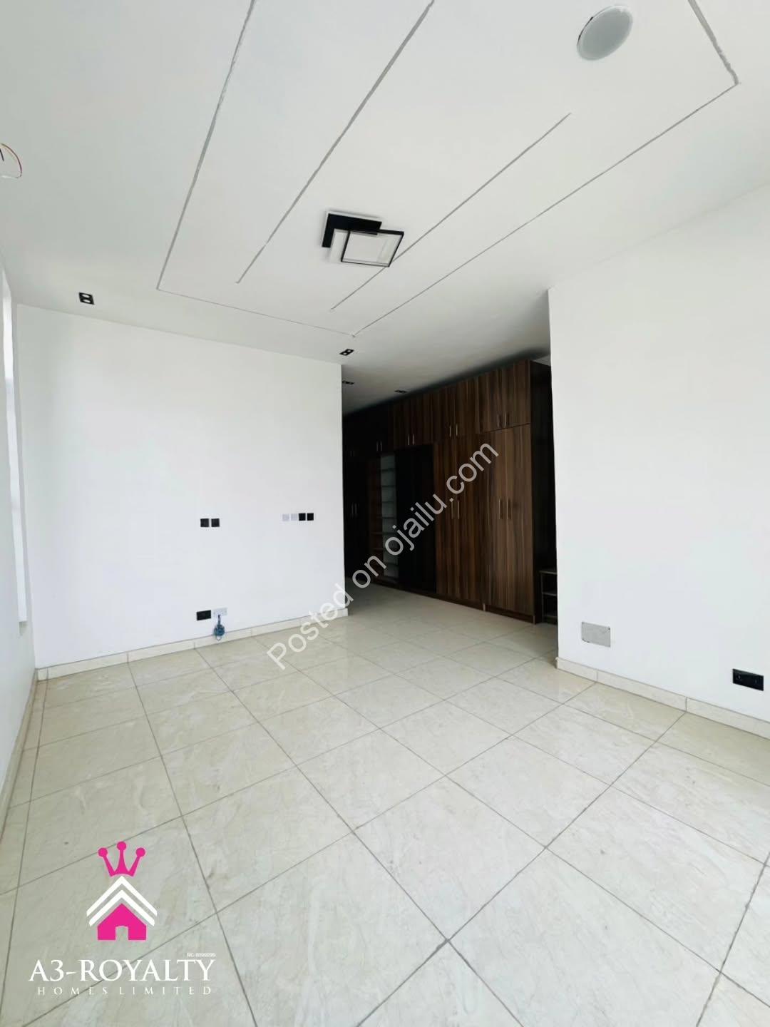 Move-In Ready 4-Bed Duplex in Gated Lekki Estate