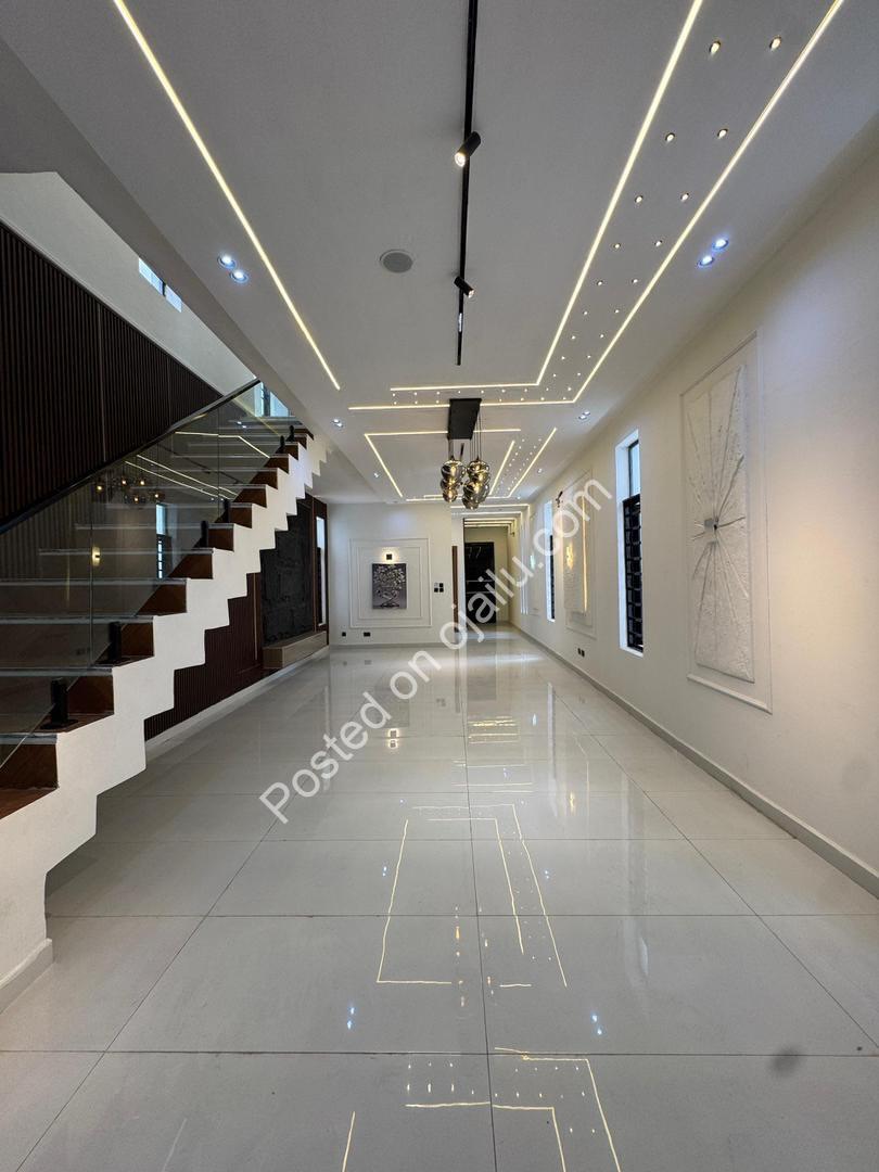 Exclusive 5-Bed Dulex with Private Pool in Lekki