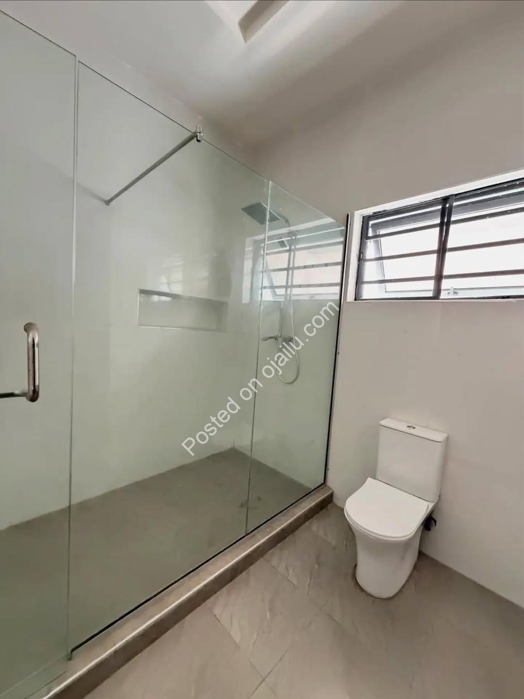 Exquisite 5-Bedroom Haven in Orchid Lekki