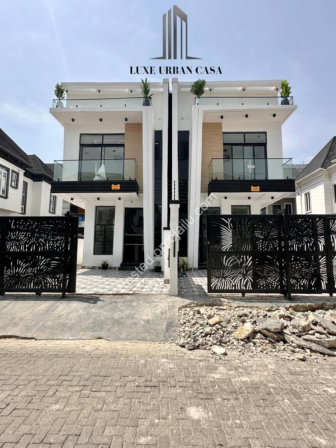 Stunning 4-Bed Semi-Detached in Orchid Estate