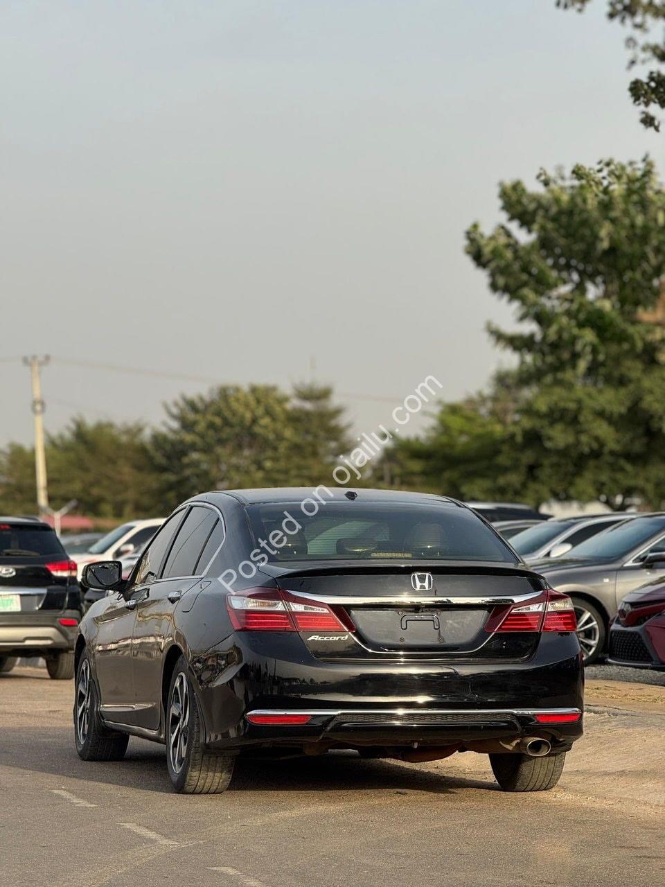 Flawless 2007 Mercedes C230: 3.5M & Papers Ready