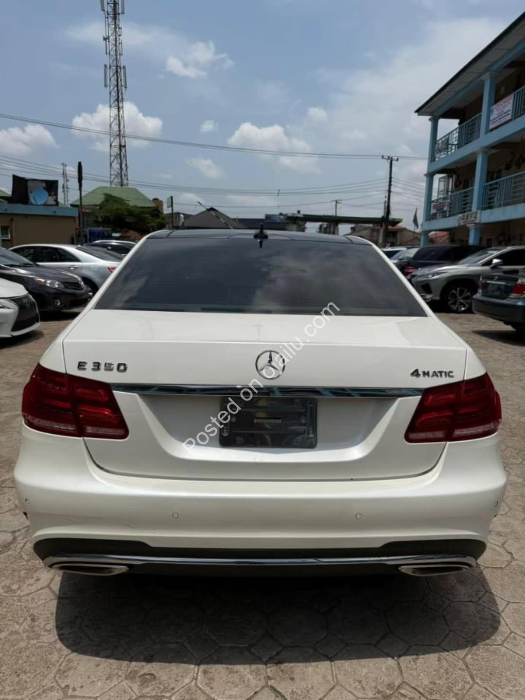 Lexus ES350: Low-Mileage Luxury, Accident-Free