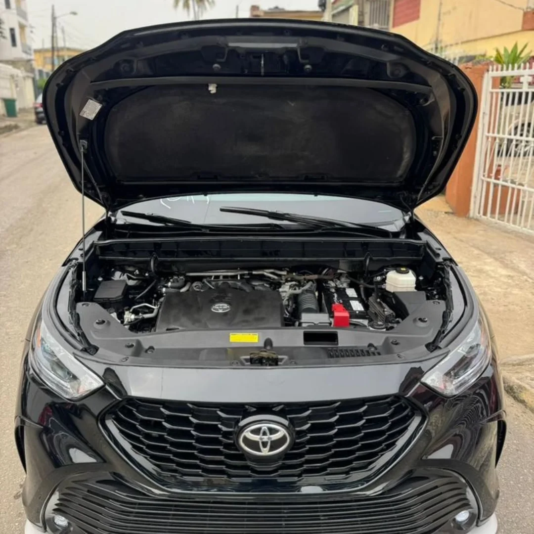 Pristine 2021 Highlander XSE: Luxury & Tech, Urgent Sale