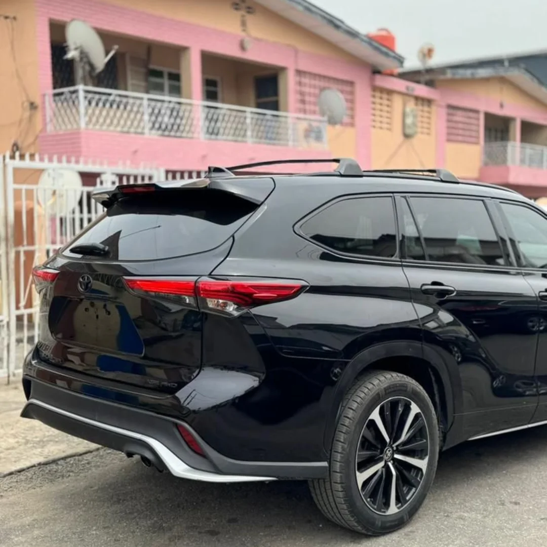 Pristine 2021 Highlander XSE: Luxury & Tech, Urgent Sale