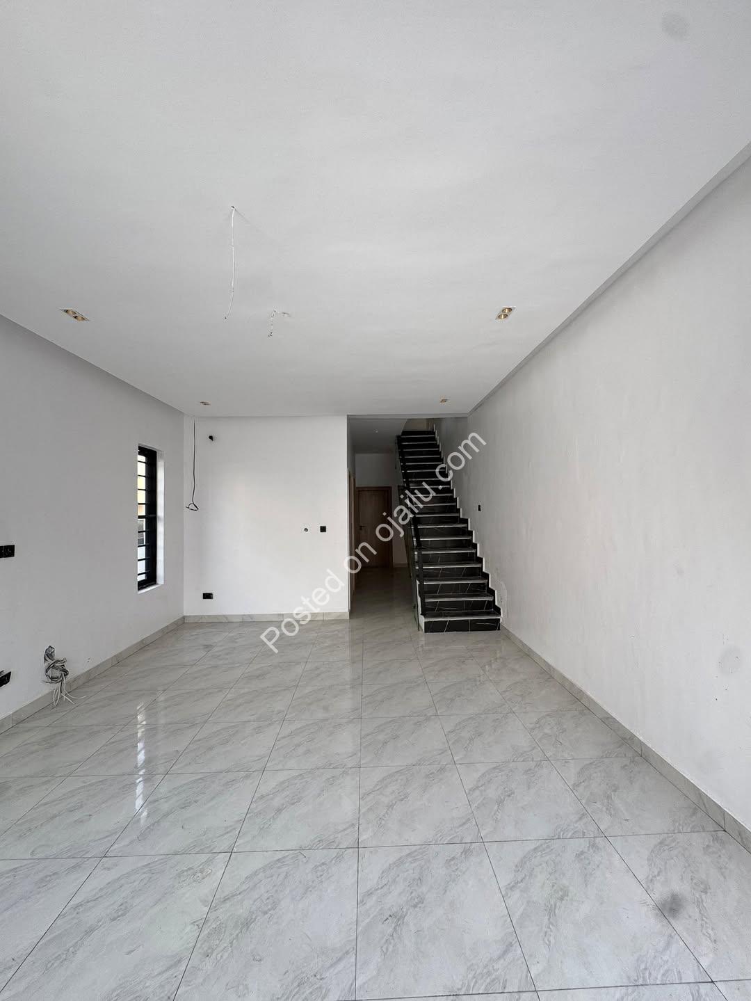 Luxury 4-Bed Duplex in Secure Chevron Estate