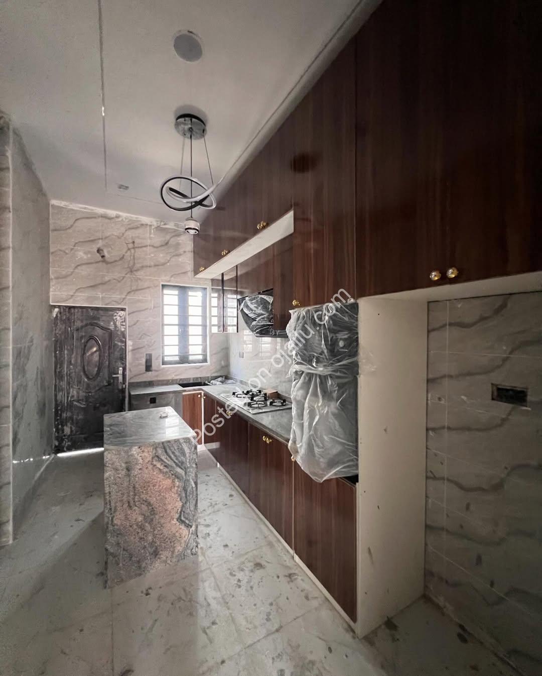 Spacious 4-Bedroom Haven in Prime Lekki