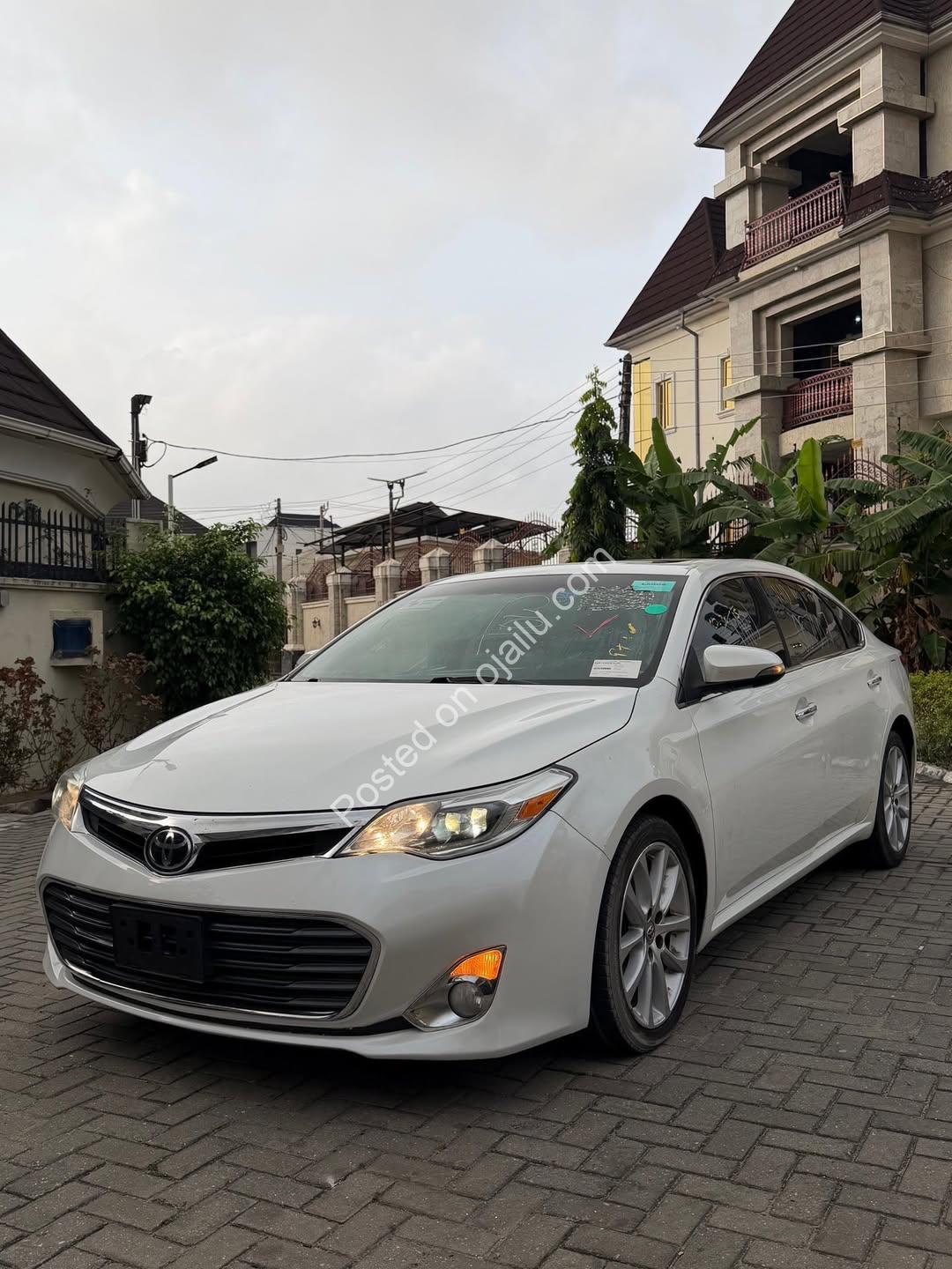 Luxury Loaded: 2014 Avalon Limited w/Wireless Charging
