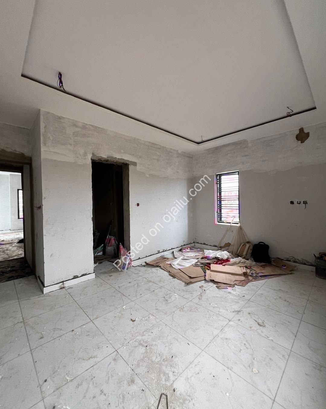 Elegant 3-Bedroom Haven with En-Suite BQ in Wuye