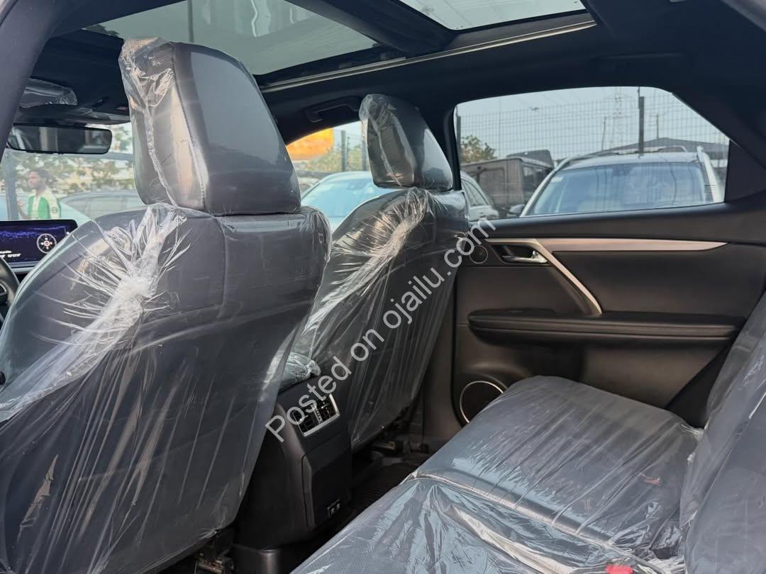 2025 Highlander XLE: Fully Loaded & Duty-Paid