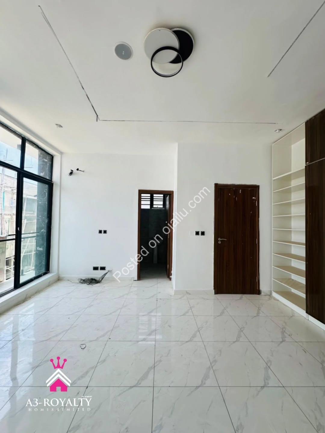 Move-In Ready 4BR Duplex in Gated Lekki Estate