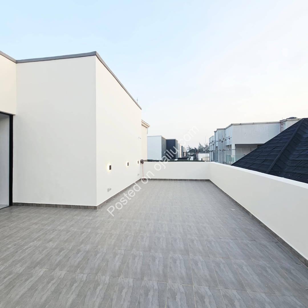 Lekki’s Ultimate 5-Bedroom Smart Home with Pool & Cinema